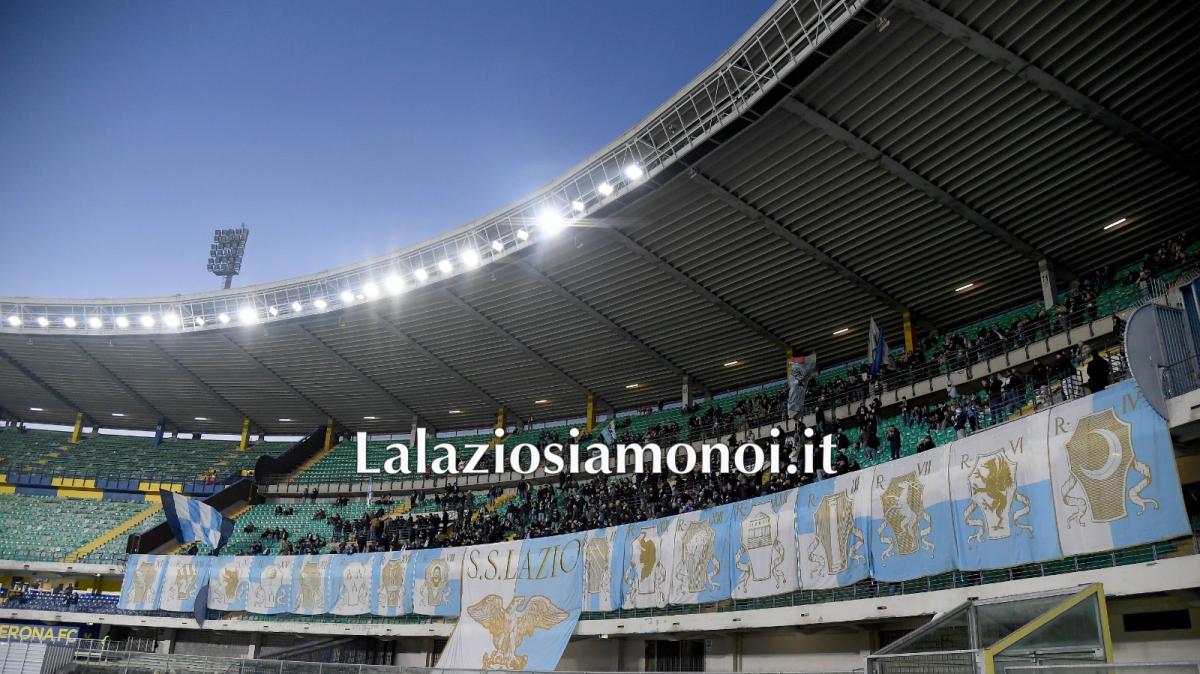 Verona - Lazio, lo spettacolo dei tifosi biancocelesti con i quartieri della Capitale
