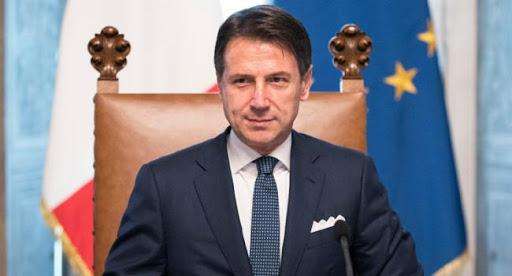 Conte: "La manovra mobilita 350 miliardi. Non combatteremo l'alluvione con gli stracci"