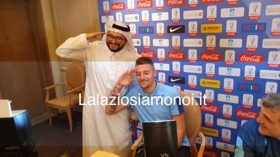 RIYAD - Lazio, Milinkovic superstar: il saluto con i tifosi arabi - VIDEO