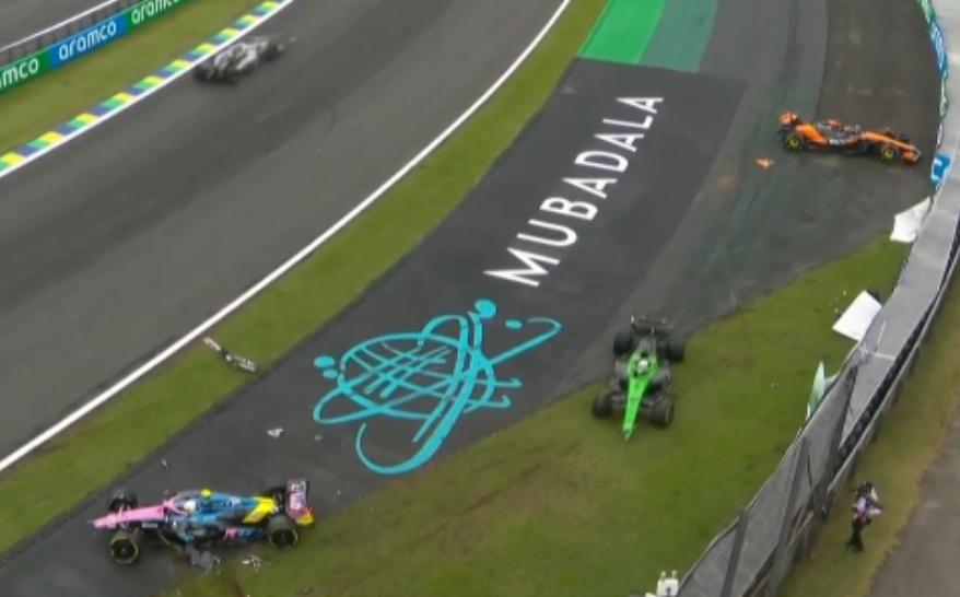 Formula 1 | Brasile shock: Norris elimina Piastri, Oscar sbatte a muro!