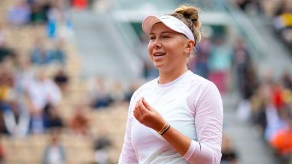 Tennis, Amanda Anisimova si ritira: "Devo prendermi cura della mia salute mentale"