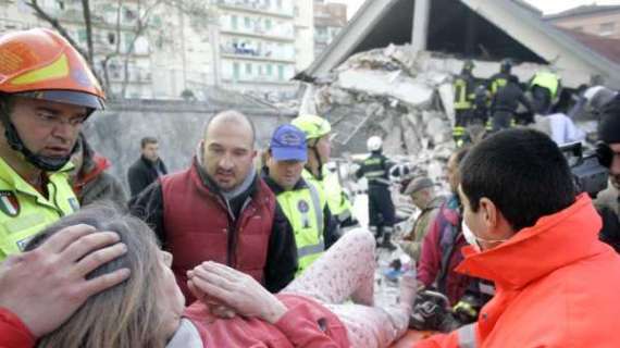 Terremoto in Abruzzo, oltre 150 i morti. Paesi distrutti, più di 70 mila gli sfollati