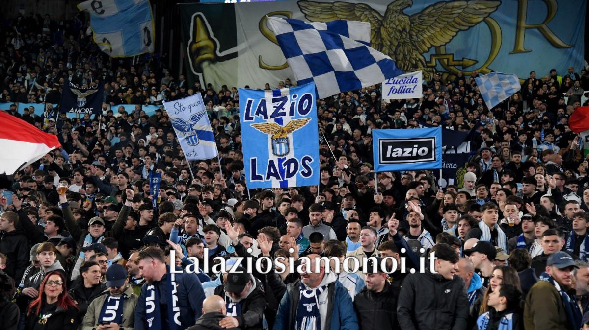 Lazio - Milan, censura in Tevere: bloccata la scritta contro Lotito