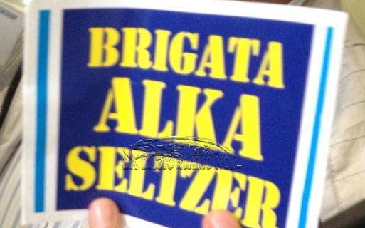 Il mal di pancia si combatte con lo spirito: nasce la Brigata Alka-Seltzer - FOTO