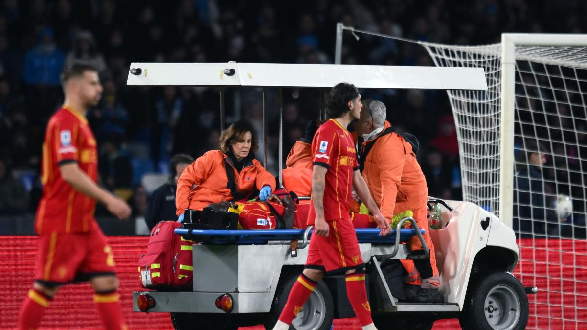 Spavento Banda, malore in Napoli-Lecce: notte in ospedale, gli aggiornamenti