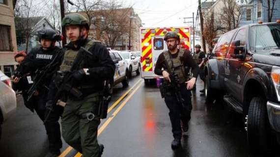Usa, sparatoria per le strade di Jersey City: sei morti e diversi feriti