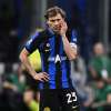 Goliardia in panchina durante Inter-Torino: Barella imita Inzaghi con Bastoni