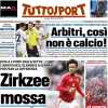 Arbitri, così non è calcio: troppi rigorini come quello dato all'Inter. La prima pagina di Tuttosport