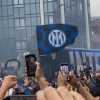 Che accoglienza per l'Inter! Ressa dei tifosi nerazzurri all'arrivo del pullman