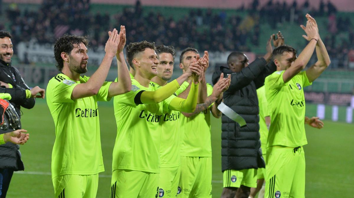 Pisa-Lecce 1-2, tre punti d'oro per i pugliesi. Pisa ufficialmente retrocesso