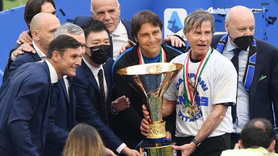 Conte augura buon Natale su IG, Zanetti risponde: "A te e tutta la tua famiglia Antonio"