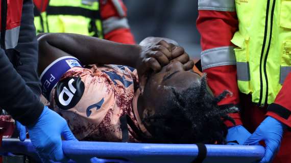 Torino, Zapata operato a Lione dopo il grave infortunio contro l'Inter. Ora riabilitazione