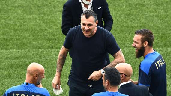 Vieri: "Serie A, a due dal termine non sappiamo ancora chi vince tra Inter e Milan"