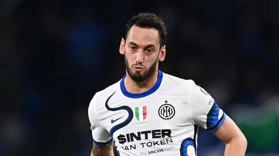 Calhanoglu: "Eliminazione Italia? I miei compagni all'Inter erano arrabbiati"