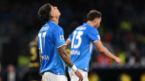Frenata Napoli nella corsa per lo Scudetto, solo 2-2 in casa contro il Genoa