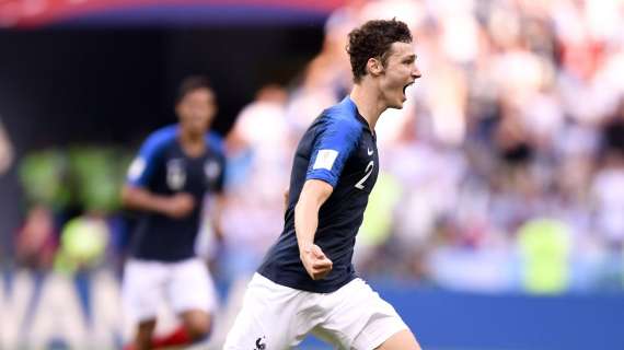 Pavard, arriva il rilancio dell'Inter: già lunedì possibile la fumata bianca