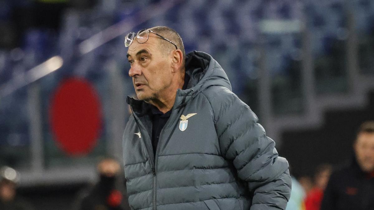Lazio, Sarri: "L'obiettivo è crescere, triste vedere la Curva vuota"