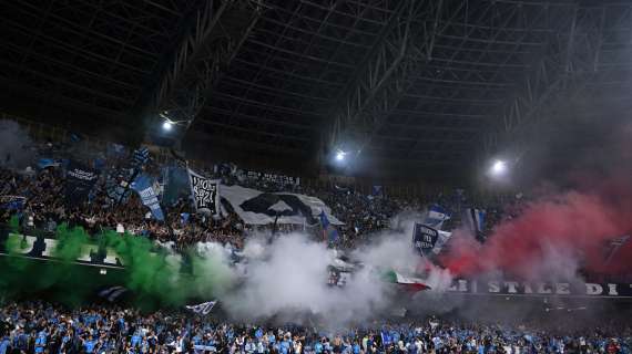 Inter, che smacco a Milano: piazza Duomo invasa da tifosi del Napoli per lo Scudetto