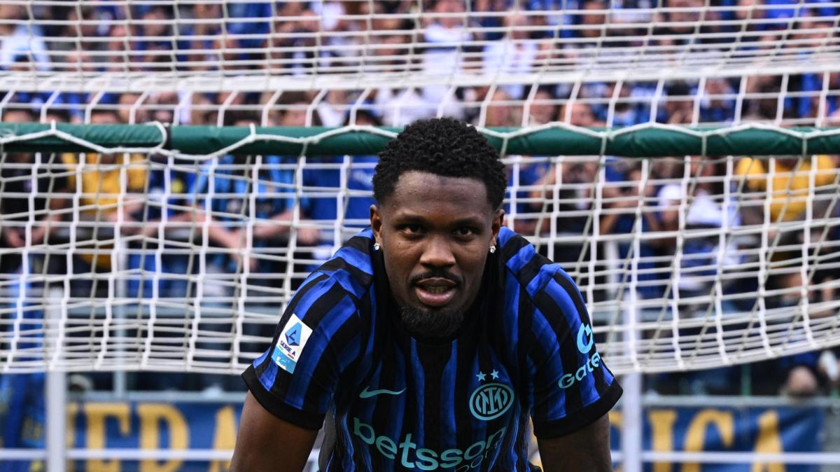 Inter, Palestra si allena in vacanza e Thuram lo accoglie a suon di like