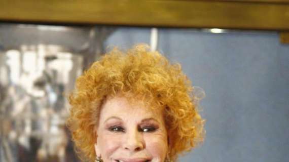 Ornella Vanoni risponde a Bonny: "Che onore. Prometto che verrò a vederti"
