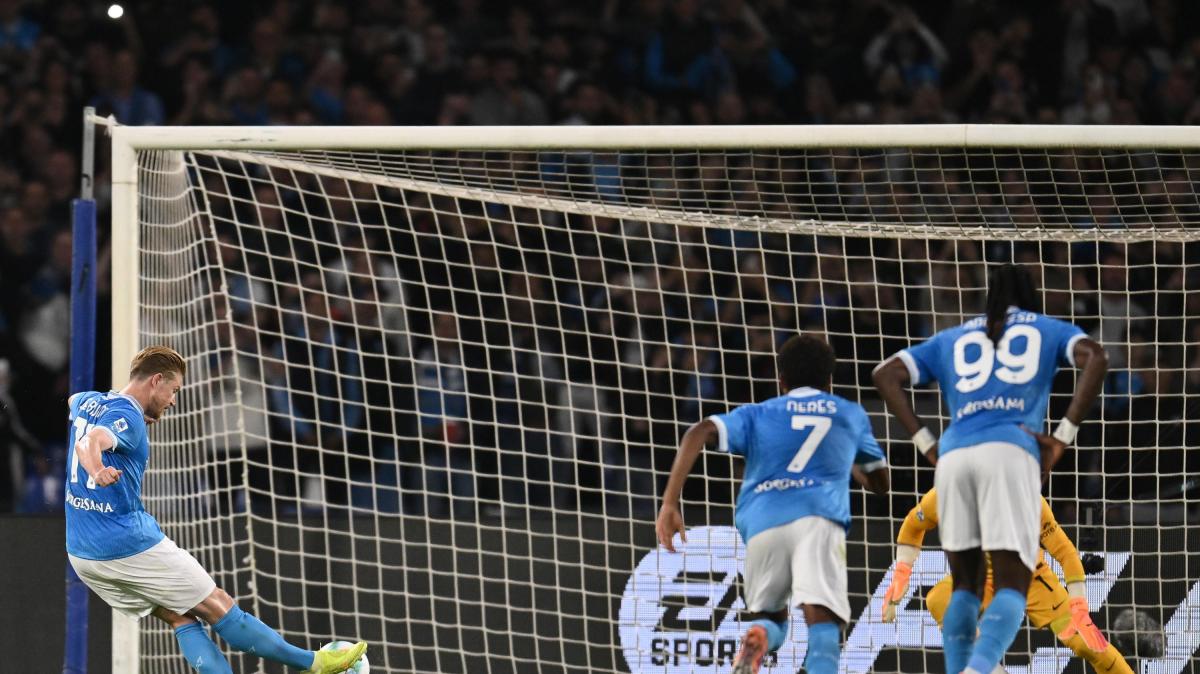 "Cima al veleno. Napoli 3-1 e primato, è furia Inter", la prima pagina de La Gazzetta dello Sport