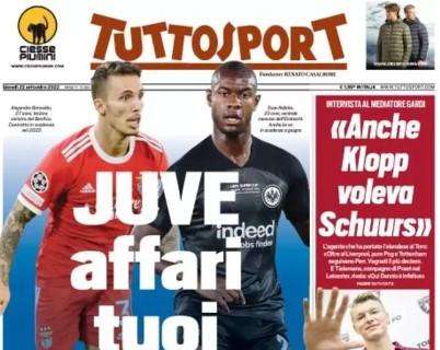 La prima pagina di Tuttosport: "Juve, affari tuoi. Hojlund per la linea verde Milan"