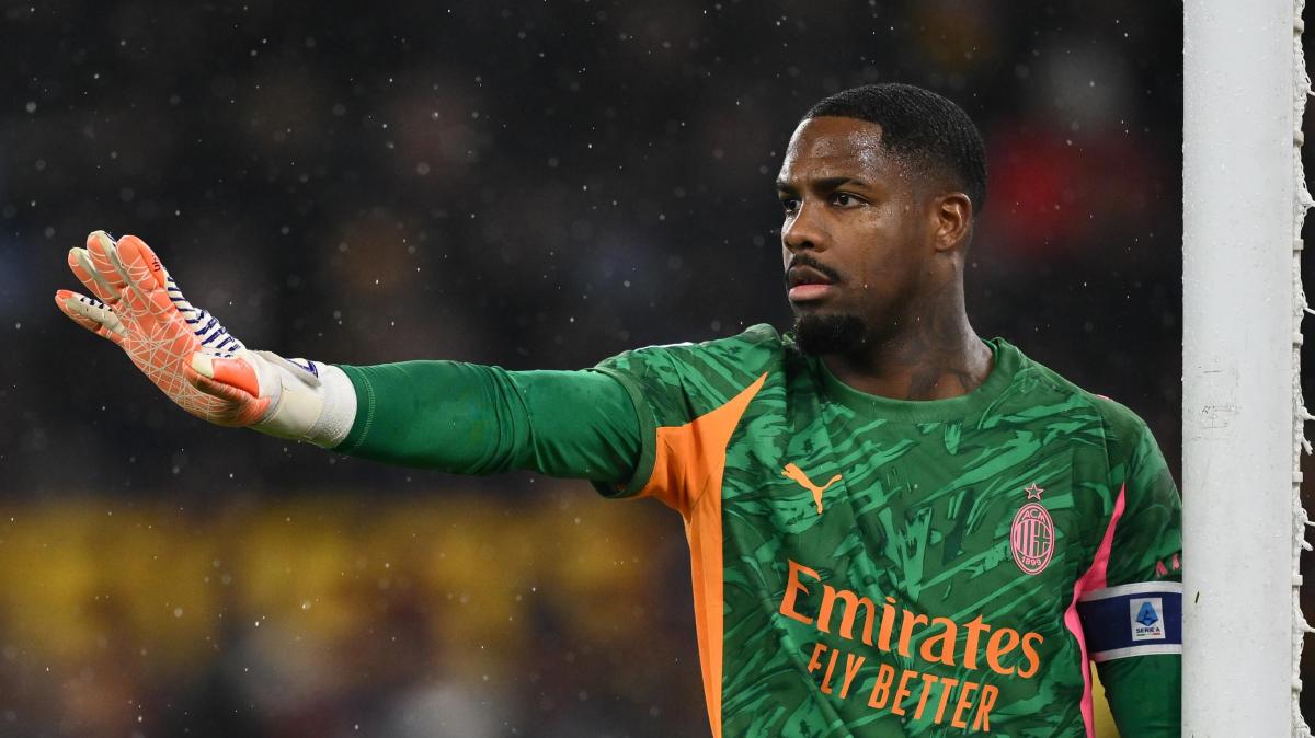 Milan, Maignan polemico sul rigore alla Roma: "Cosa deve fare Bartesaghi, tagliarsi il braccio?"