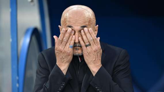 Spalletti, che risate con i tifosi: "Se vinciamo? Ora ti tiro un destro!"