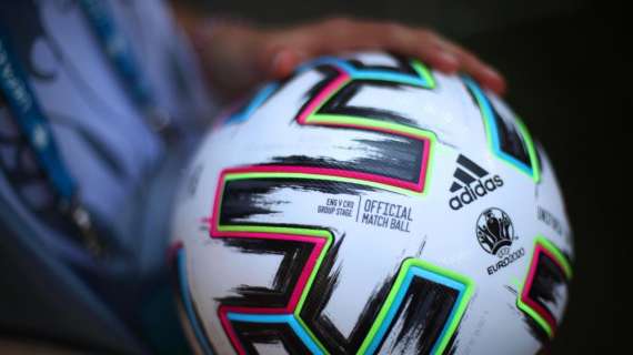 Ucraina: Adidas sospende partnership con federcalcio russa