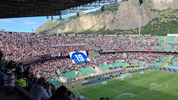 Palermo-Cesena, l'omaggio di calciatori e curva a Totò Schillaci