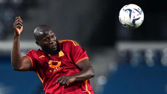 Roma-Genoa 1-0: giallorossi stoici, restano in 10, ma vincono con Lukaku