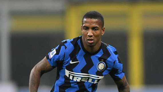 Euroderby, il tweet di incitamento di Ashley Young: "In bocca al lupo famiglia Inter"