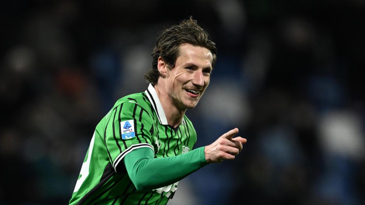 Il Sassuolo batte il Cagliari in rimonta: Pinamonti firma il successo neroverde