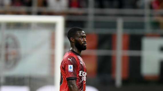 Milan, testa già al derby: Tomori out, contro l'Inter spazio alla coppia Thiaw-Kalulu