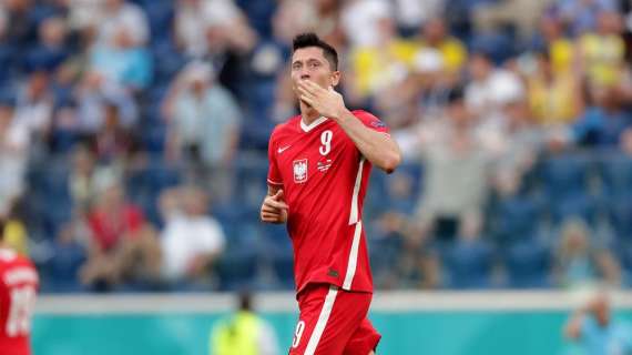 Barcellona, ecco Lewandowski: "Sono felice di essere qui"