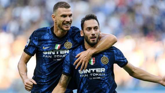 Inter, contro la Lazio sarà Calhanoglu a fare coppia con Dzeko