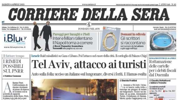 Il Corriere della Sera in apertura: "Inter e Milan rallentano. Il Napoli corre"