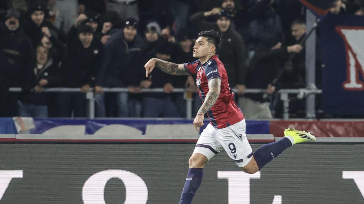 Bologna, accostato all'Inter, l'argentino Castro rinnova fino al 2030