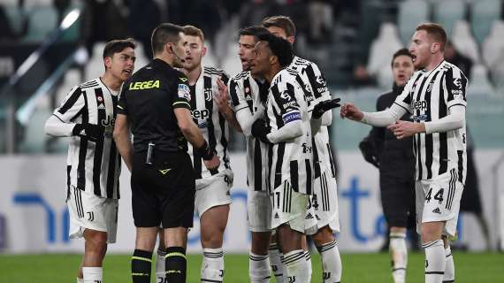 Napoli in campo con tre giocatori isolati. Il Mattino: "La Juve valuta il ricorso"