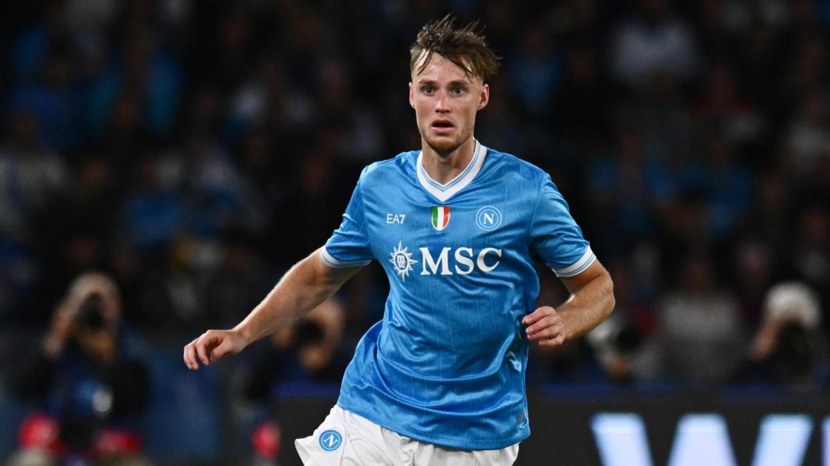 Napoli, Beukema: "Calhanoglu è quello che toglierei all’Inter, Bastoni è un difensore totale"