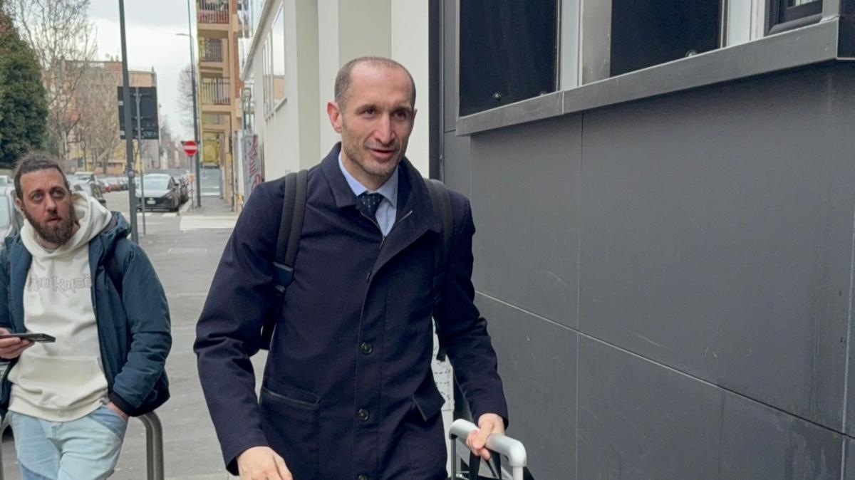 Chiellini e Comolli inibiti, Giudice Sportivo: "Atteggiamento gravemente intimidatorio", "Arbitro contestato in modo..."