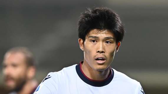 Inter, caccia al difensore: piace l'ex Bologna Tomiyasu