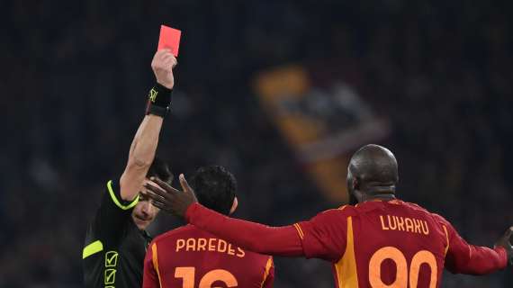 Roma-Fiorentina, finale folle: Lukaku espulso, i giallorossi chiudono in 9