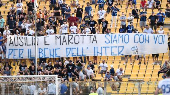 Parma-Inter, acclamati i giocatori. Cori contro la proprietà cinese