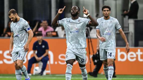 Inter stordita, Udinese avanti 1-2 al 45': apre Dumfries, rispondono Davis e Atta
