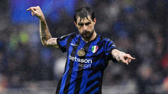 Acerbi ci ha preso gusto: nel finale di Como-Inter corre a fare il centravanti