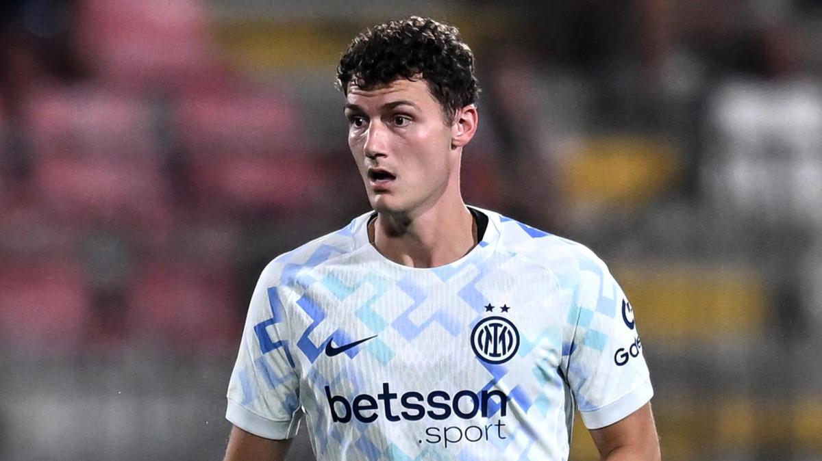 Inter, Pavard cambia marcia: da esubero a nuova risorsa per Chivu