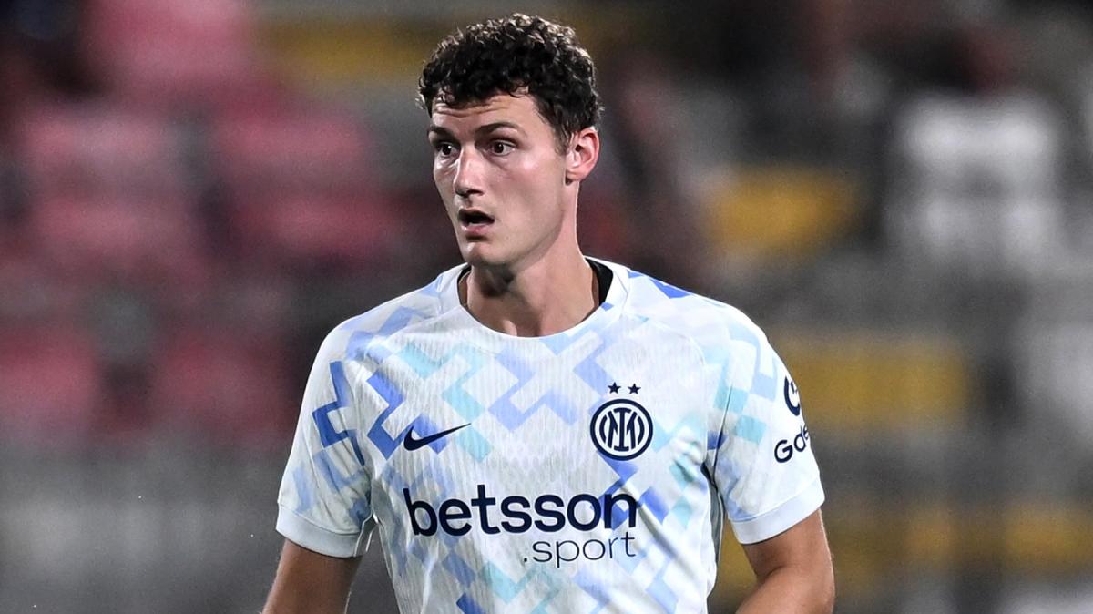Pavard si gioca il futuro: Chivu lo valuta, ma resta sul mercato