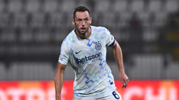 Olanda, la stampa bacchetta De Vrij: "Si vede che non gioca nell'Inter"