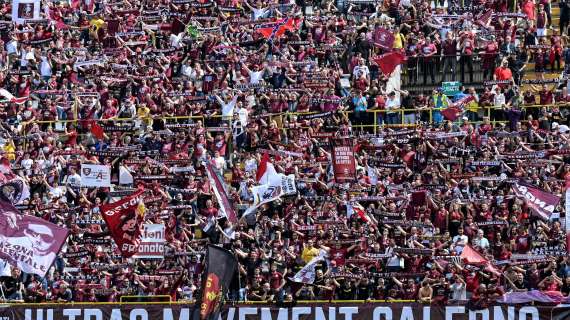 Il playout finisce male. Gara interrotta all'Arechi: Samp salva, Salernitana in C